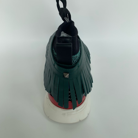 Unisex mid sneaker in emerald/black. Brand Valentino. Size 40 fits an 8.5. - Picture 5 of 7